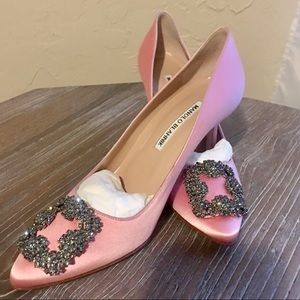Manolo Blahnik Hangisi Light Pink 70mm Pump Heel